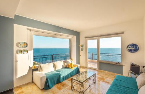 Ospedaletti Apartment | Sky & Sea Apartment by Wonderful Italy