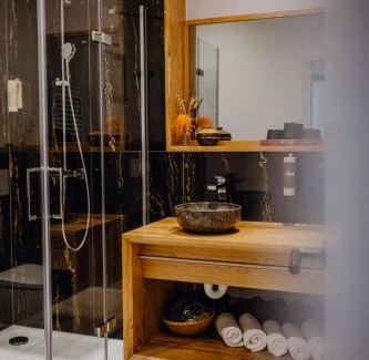 Weimar Apartment | Sky Suites & Sky Bar