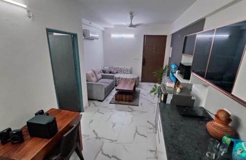 Gurugram Apartment | Sky View - The Studio Home