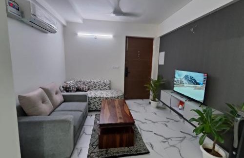 Gurugram Apartment | Sky View - The Studio Home