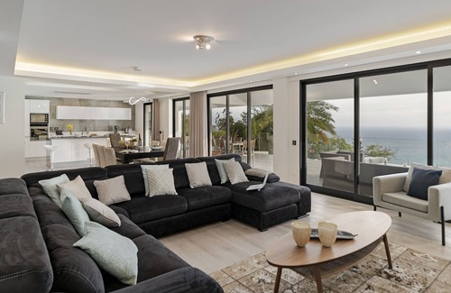 Sao Martinho Villa | Sky Villa, pool and view in a luxury urbanization.