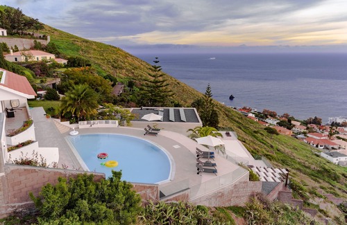 Sao Martinho Villa | Sky Villa, pool and view in a luxury urbanization.