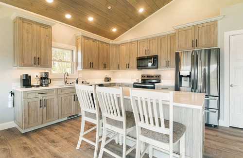 McHenry House | Sky Watcher Chalet 215 Fairgate
