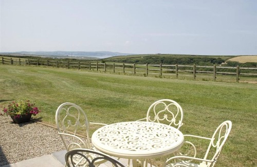 Camborne Cottage | Skylark, Hayle, far views over St Ives Bay