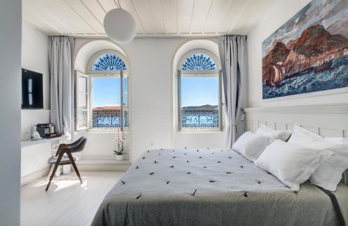 Ermoupoli Hotel | Skylight