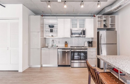 Gateway District Apartment | Skyline 776 - Combined 1-BR & Studio