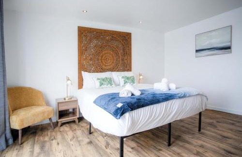 Llanelli Apartment | Skyline Duplex Penthouse - 3 Bedroom - Llanelli