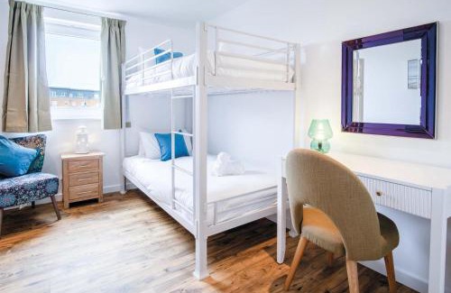 Llanelli Apartment | Skyline Duplex Penthouse - 3 Bedroom - Llanelli