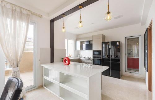 Bengaluru Apartment | Skyline Haven by Red Olive - 4BHK - 30mins Airport