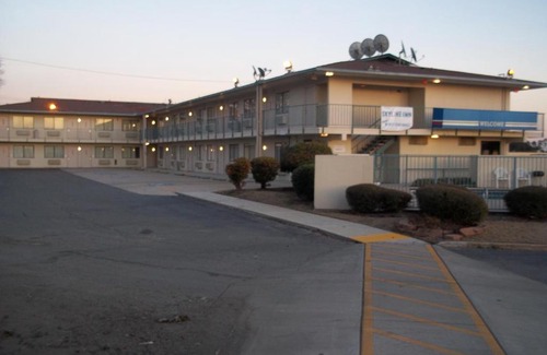 Conway Hotel | Skyline Inn