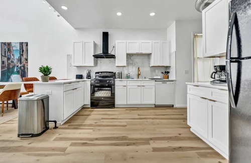 Front Park Apartment | Skyline Loft: Downtown Buffalo