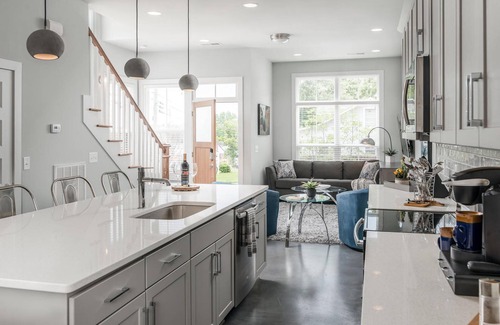 Nashville House | Skyline Retreat – Minutes To Downtown + FreeParking