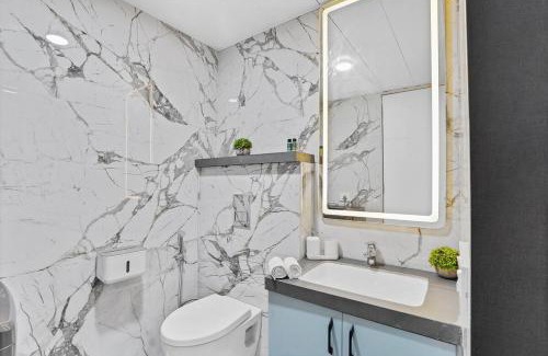 Viman Nagar Apartment | Skyline Retreat, Peaceful Escape