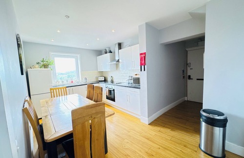 Gorgie Apartment | Skyline View Apartment