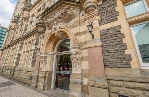 Cardiff City Centre Apartment | Skyline Views Opposite Utilita - Central Stay!
