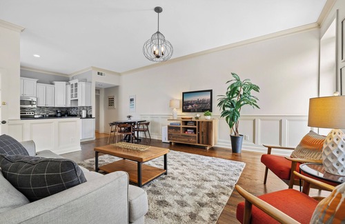 Five Points House | Skyline Views-Rooftop-Walk to Bars & Restaurants