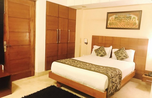 South Extension Hotel | Skylink Suites