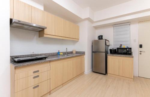 Project 4 Apartment | Skyview Casas 2BR Condominium with Balcony near LRT