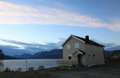 Svensby House | Slåtteng