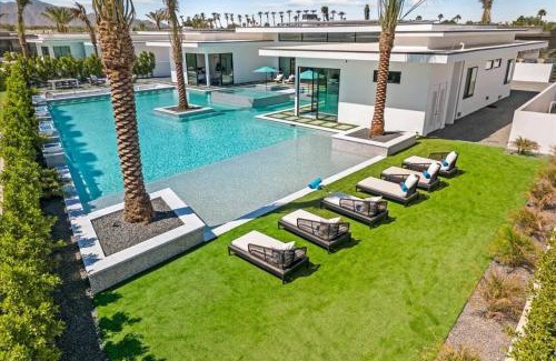 Indio House | Sleeps 28 2 Luxe Villas w Pickleball Court Bravo Villas Dorado by AvantStay