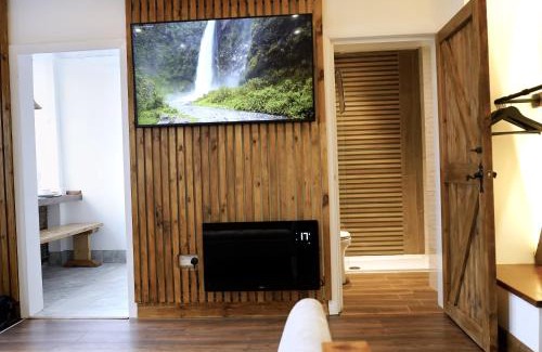 Oakworth Apartment | Slaymaker Cottage