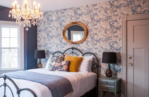 Queens Square Hotel | Slaymaker & Nichols Gastro House & Inn