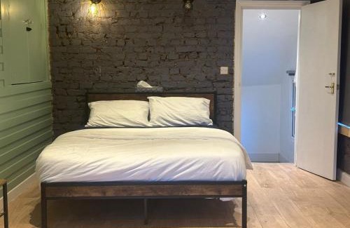 Yiewsley Apartment | Sleek 1BD Retreat Near Heathrow & Elizabeth Line