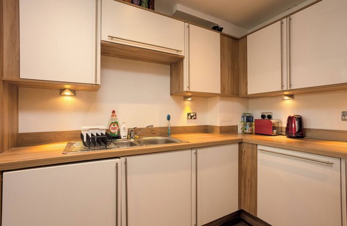 Bonnington Condo | Sleek 2BD City Stay in the Heart of Edinburgh