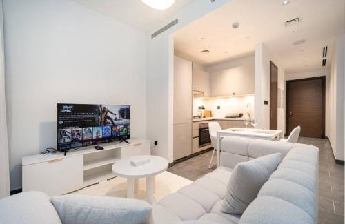 Nad Al Sheba Apartment | Sleek and Stylish 1 Bed in The Crest Sobha Hartland