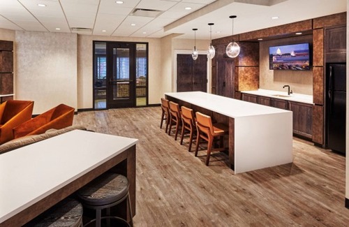 Court House Apartment | Sleek Clarendon 1BR W/D, Concierge & Gym, steps to WF, by Blueground