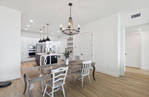 Melbourne Beach Condo | Sleek Coastal Condo with Stunning Riverfront Views and Luxury Amenities
