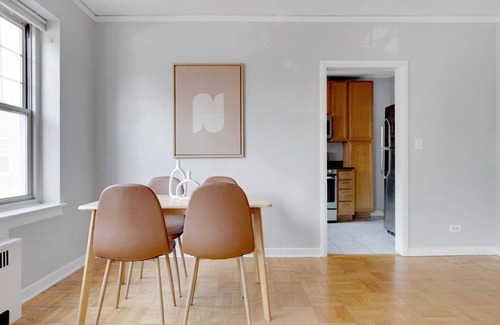Evanston Apartment | Sleek Evanston 1BR w/Dishwasher, walk to Northwestern, by Blueground