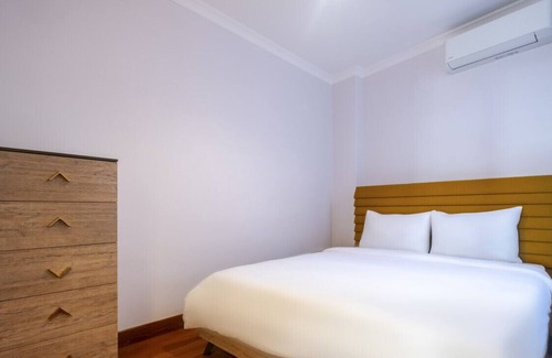 Maltepe Apartment | Sleek Flat near Public Transportation in Maltepe