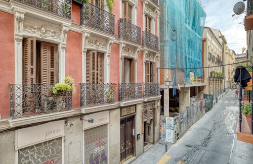 Barrio de las Letras Apartment | Sleek Huertas-Cortes 2BR, in Las Letras & heart of Madrid, by Blueground