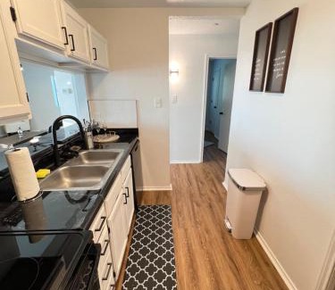 Northwest Dallas Apartment | SLEEK LUXE GEM DownTown Dallas 2Bd 2Ba