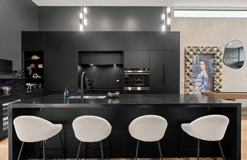 Buena Vista House | Sleek Luxury Villa, Pool, BBQ, King Bed, Near Design District & Little Haiti