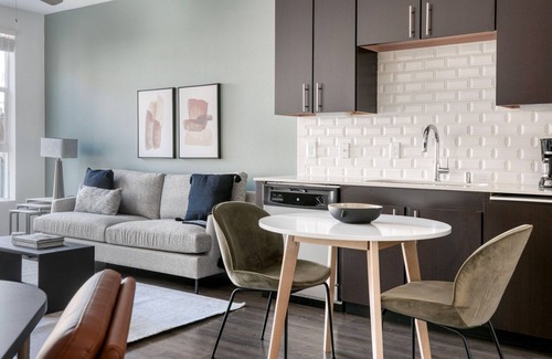 Mission Valley Apartment | Sleek Mission Valley 1BR w/Gym, W/D & Pool nr restaurants, by Blueground