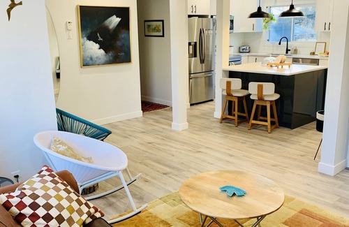 Kingsland House | Sleek Modern Brand New Bungalow near Chinook mall