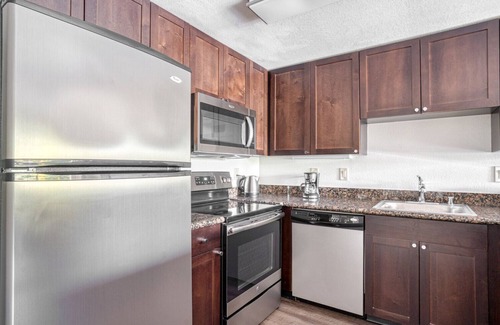 Palo Alto Apartment | Sleek Palo Alto 1BR w/Gym & Pool, 10 mins to FB & Google, by Blueground