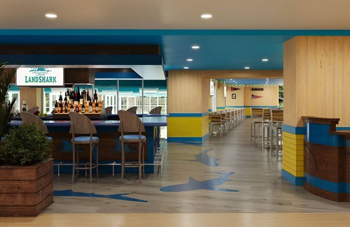 I-435 West KC-KS Hotel | Sleek Room Close to Kansas Speedway and Legends Outlets – Ideal for Day Trips