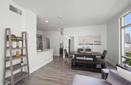 Pacific Terrace Condo | Sleek Top Floor Stunner