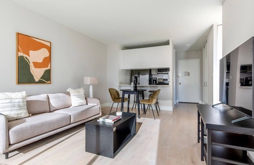 Upper East Side Apartment | Sleek UES 1BR w/Elevator, Gym & Pool, nr Central Park, by Blueground