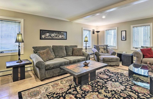Byfield Apartment | Sleek West Newbury Apartment w/ Pool Access!