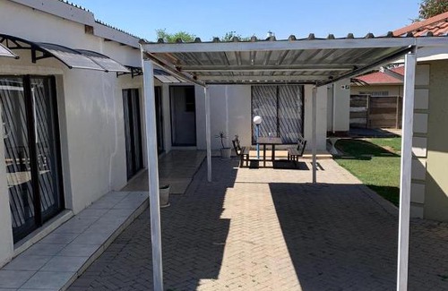 Newcastle Bed & Breakfast | Sleep Easy Guest House
