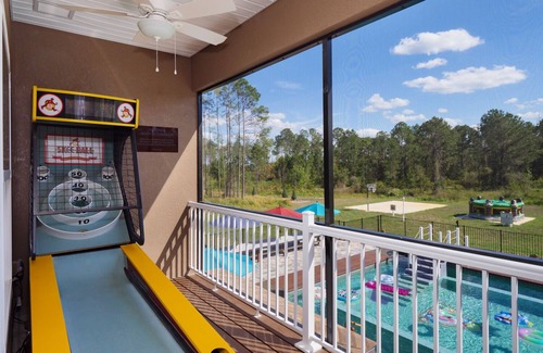 Groveland House | Sleep Up To 54 At The Great Escape Parkside - 15 BR Game Themed Mansion!