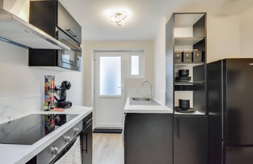 Liverpool House | Sleep Upto 5 Guests, Great Location & Free Parking