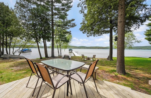 Empire Cottage | Sleeping Bear Dune Sunset View Little Glen Lake Front Cottage