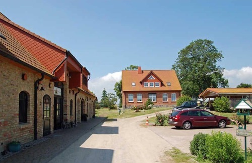 Putbus House | Sleeping berth in Heukoje (Box 2) - Hay bunks on the farm