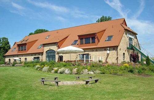 Putbus House | Sleeping berth in Heukoje (Box 2) - Hay bunks on the farm