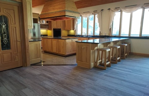 Grantsdale Cabin | Sleeping Child Hot Springs, Private Guest Rental